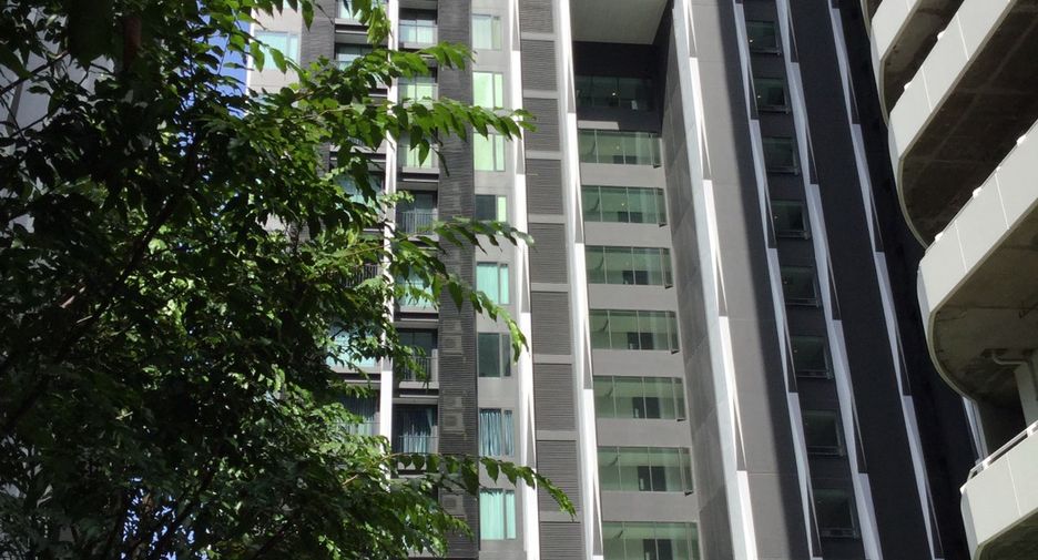 For rent 1 bed condo in Khlong Toei, Bangkok