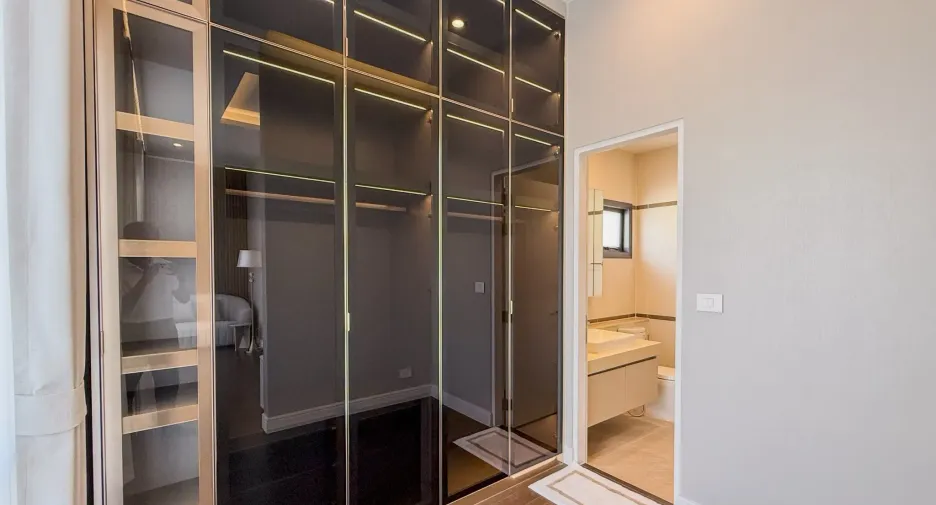 For sale and for rent 4 bedrooms house in Bang Kapi, Bangkok