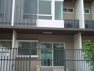 For rent 2 bedrooms townhouse in Phra Samut Chedi, Samut Prakan