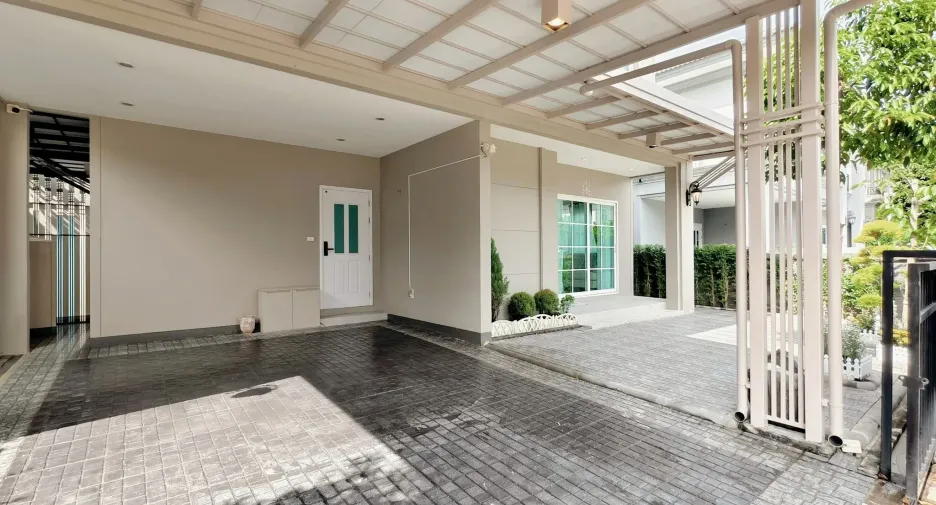 For rent 4 bedrooms house in Khlong Luang, Pathum Thani