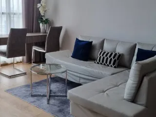 For rent 2 bedrooms condo in Pathum Wan, Bangkok
