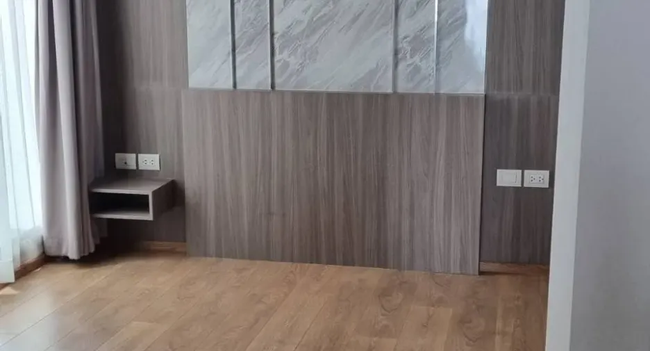 For rent 2 bedrooms condo in Pathum Wan, Bangkok