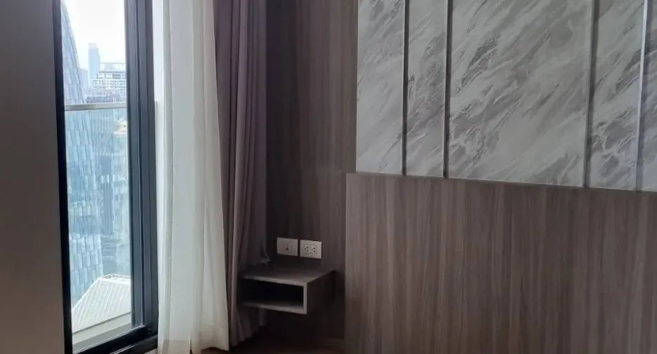 For rent 2 bedrooms condo in Pathum Wan, Bangkok