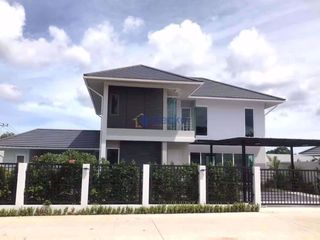 Casa en venta de 4 habitaciones en Bang Lamung, Chonburi