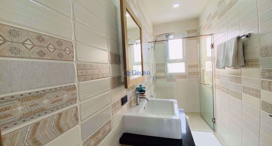 Casa en venta de 4 habitaciones en Bang Lamung, Chonburi