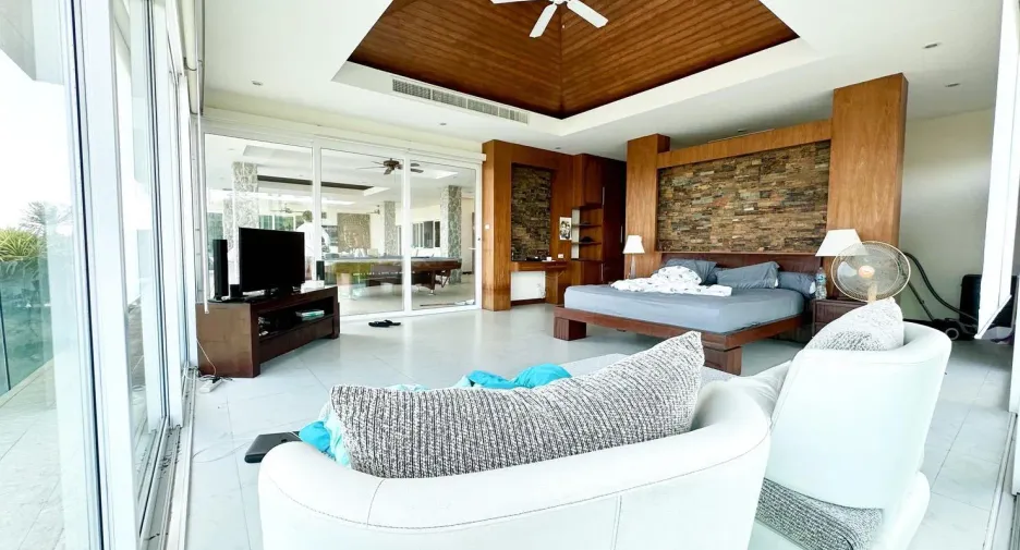 Villa en venta y en alquiler de 5 habitaciones en Thalang, Phuket