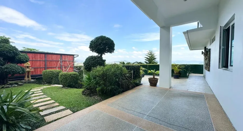 Villa en venta y en alquiler de 5 habitaciones en Thalang, Phuket