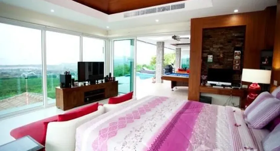 Villa en venta y en alquiler de 5 habitaciones en Thalang, Phuket