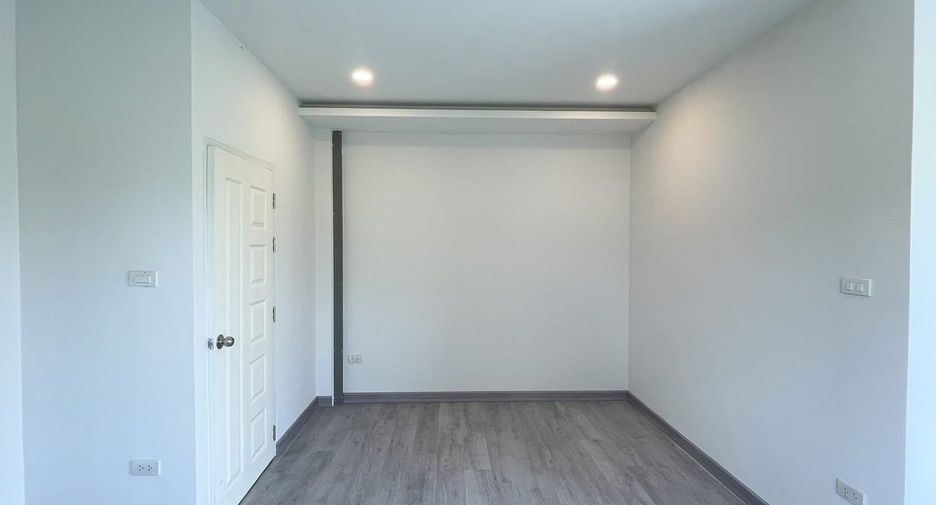 For sale 3 bedrooms townhouse in Mueang Chiang Mai, Chiang Mai