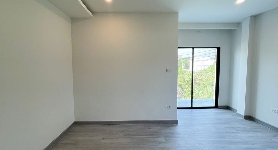 For sale 3 bedrooms townhouse in Mueang Chiang Mai, Chiang Mai