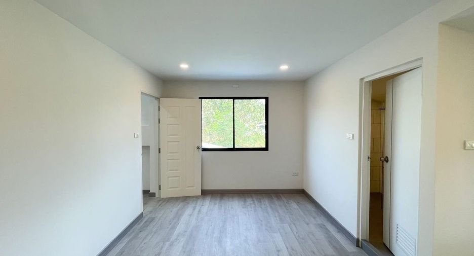 For sale 3 bedrooms townhouse in Mueang Chiang Mai, Chiang Mai
