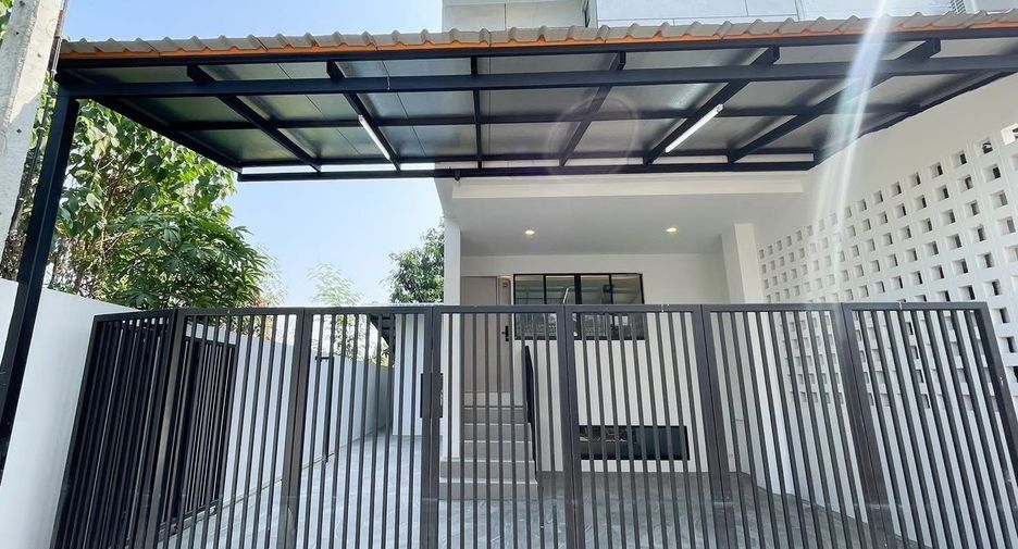 For sale 3 bedrooms townhouse in Mueang Chiang Mai, Chiang Mai