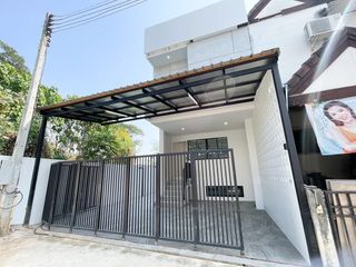 For sale 3 bedrooms townhouse in Mueang Chiang Mai, Chiang Mai