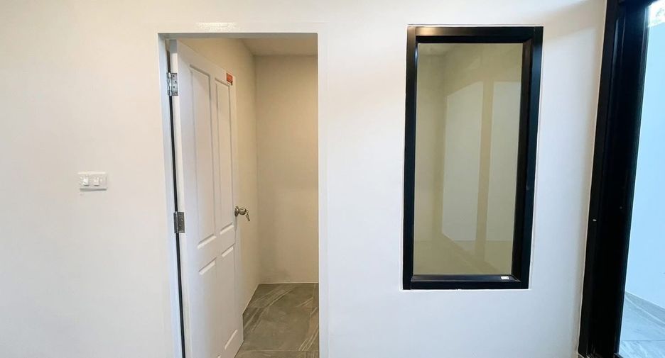 For sale 3 bedrooms townhouse in Mueang Chiang Mai, Chiang Mai