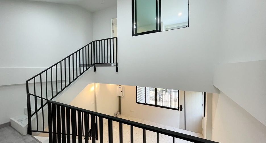 For sale 3 bedrooms townhouse in Mueang Chiang Mai, Chiang Mai