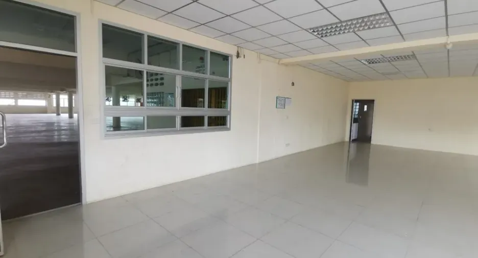 For rent 7 bedrooms house in Phra Pradaeng, Samut Prakan