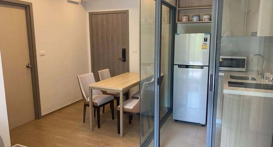 For rent 2 bedrooms condo in Watthana, Bangkok