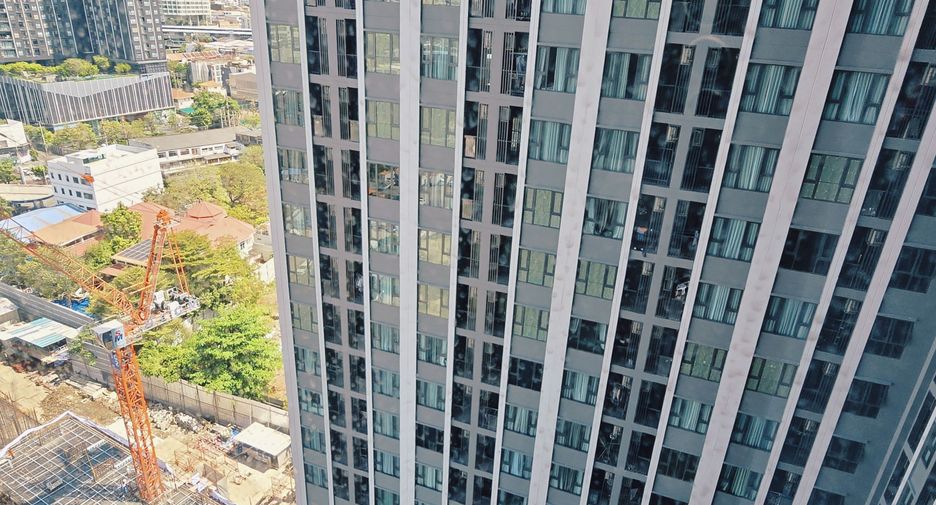 For rent studio condo in Khlong Toei, Bangkok