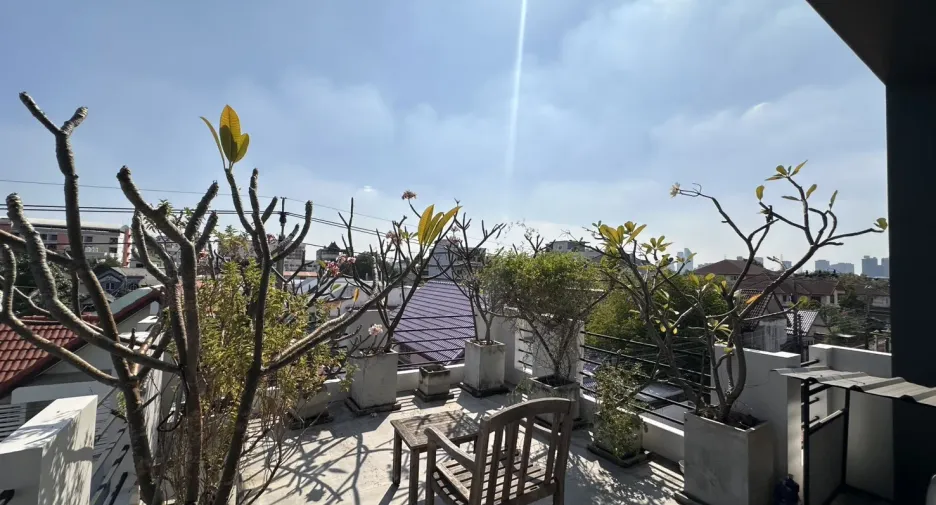 出租 3 卧室 独立屋 在 Wang Thong Lang, 曼谷
