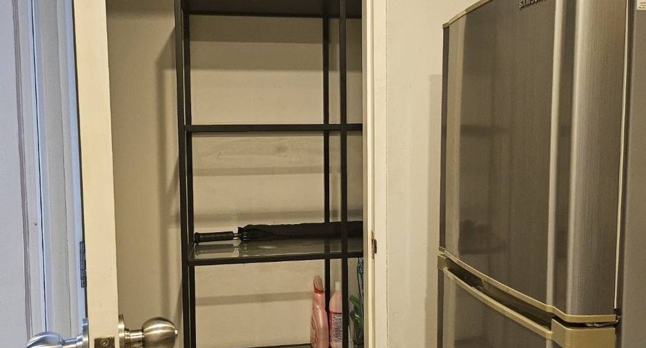 For sale and for rent 1 bed condo in Watthana, Bangkok