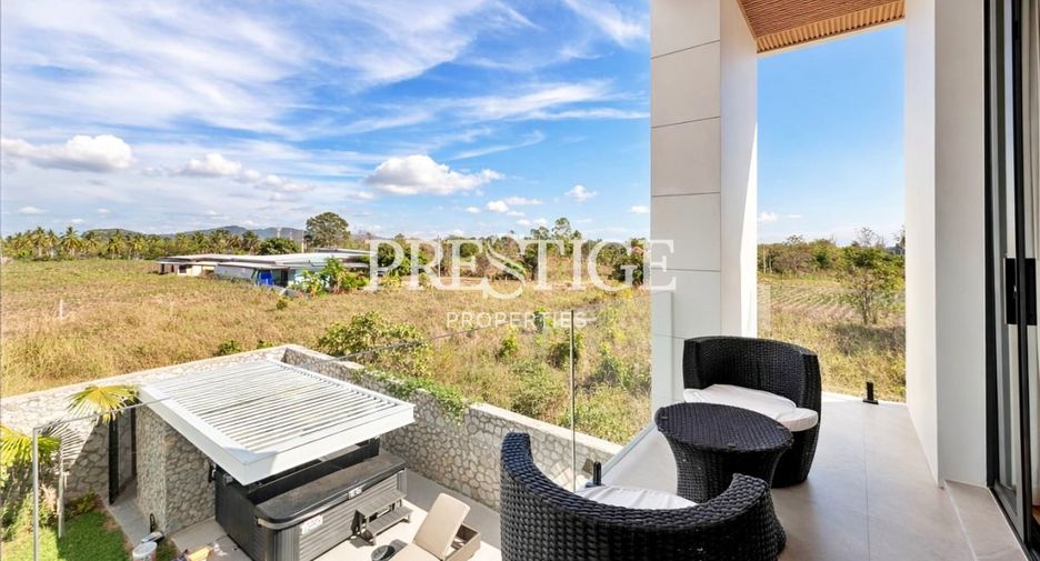 Haus zum Kauf mit 5 Zimmer in Bang Lamung, Chonburi