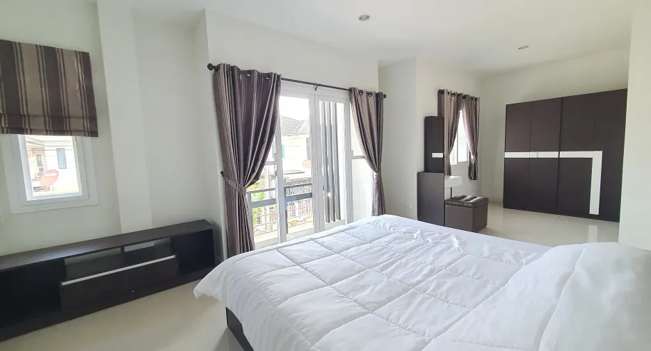 For rent 3 bedrooms house in Mueang Chiang Mai, Chiang Mai