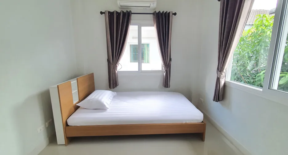 For rent 3 bedrooms house in Mueang Chiang Mai, Chiang Mai
