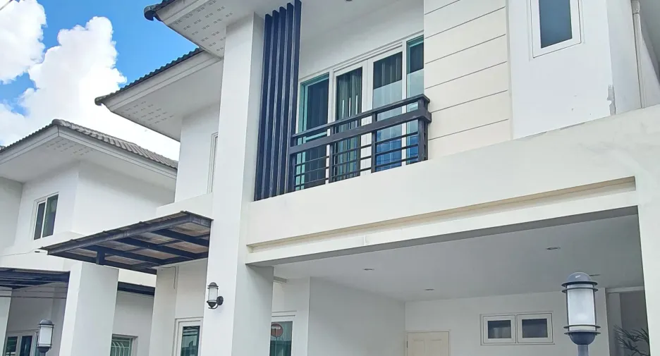For rent 3 bedrooms house in Mueang Chiang Mai, Chiang Mai