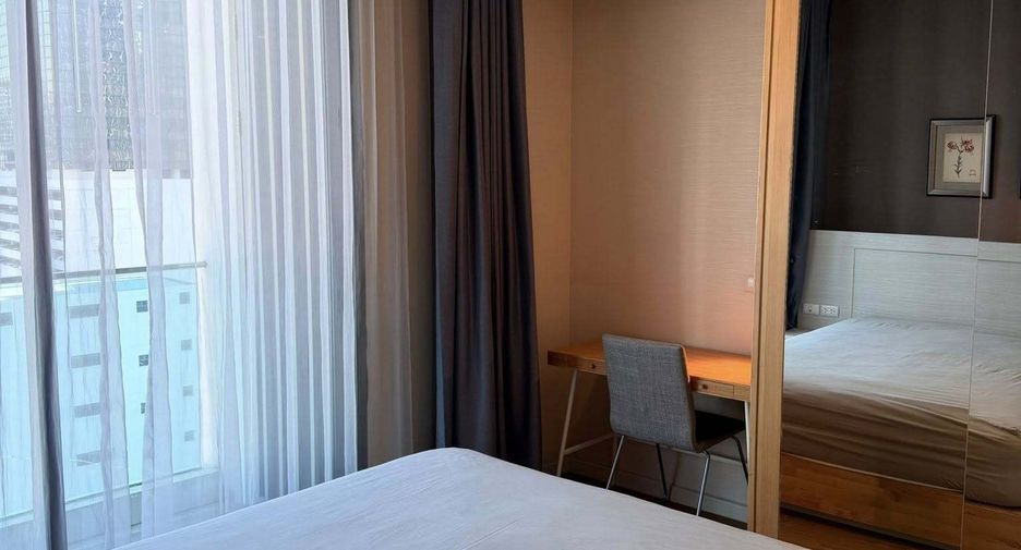 For rent 2 bedrooms condo in Bang Rak, Bangkok