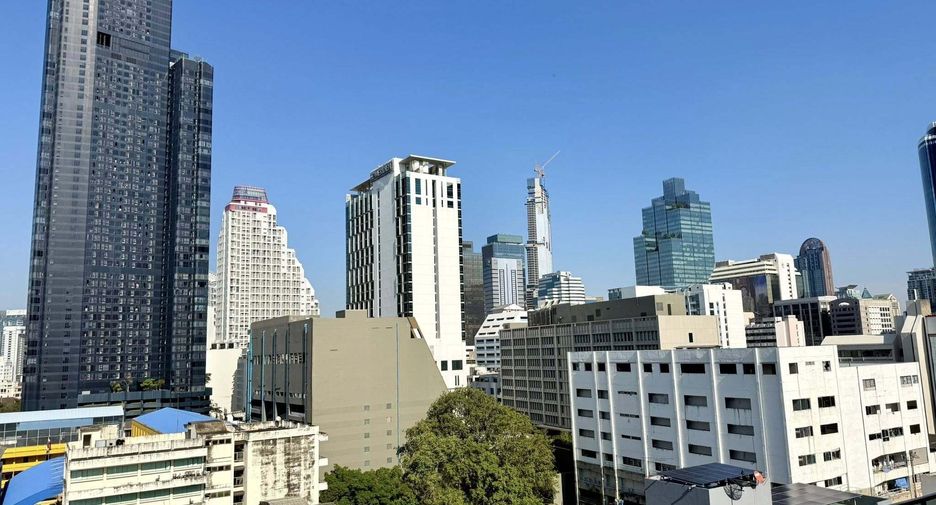 For rent 2 bedrooms condo in Bang Rak, Bangkok