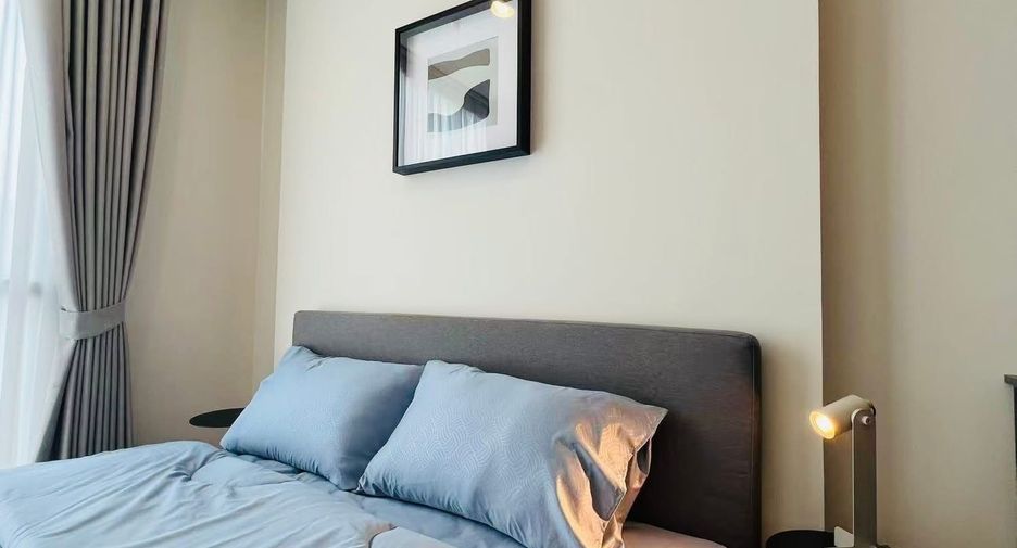 For rent 2 bedrooms condo in Huai Khwang, Bangkok