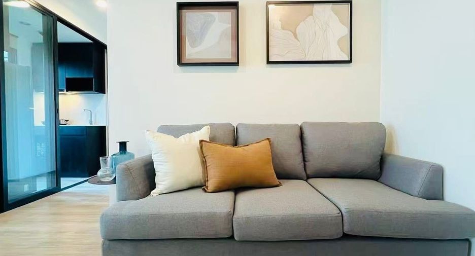 For rent 2 bedrooms condo in Huai Khwang, Bangkok