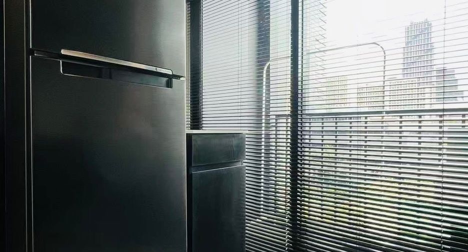 For rent 2 bedrooms condo in Huai Khwang, Bangkok