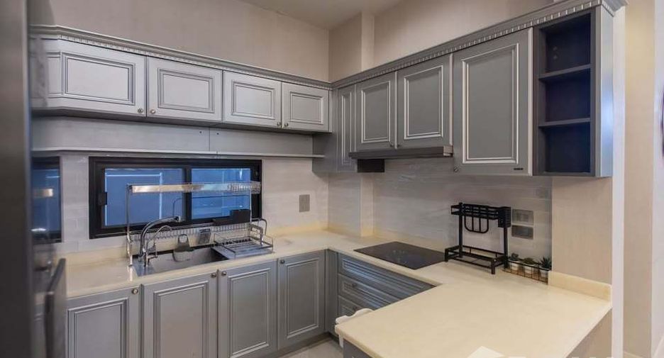 For rent 4 bedrooms house in Lat Phrao, Bangkok