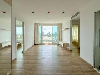 For rent 2 bedrooms condo in Thon Buri, Bangkok