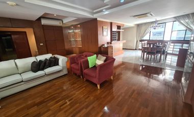 Condo en alquiler de 3 habitaciones en Khlong Toei, Bangkok