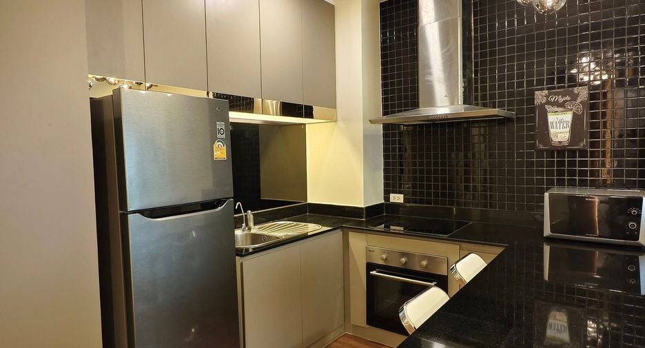 Condo en alquiler y en venta de 2 habitaciones en Khlong Toei, Bangkok