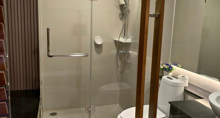 Condo en alquiler y en venta de 2 habitaciones en Khlong Toei, Bangkok