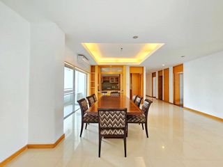 For rent 3 bedrooms condo in Sathon, Bangkok