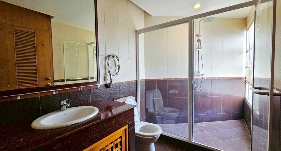 Condo en alquiler de 3 habitaciones en Sathon, Bangkok