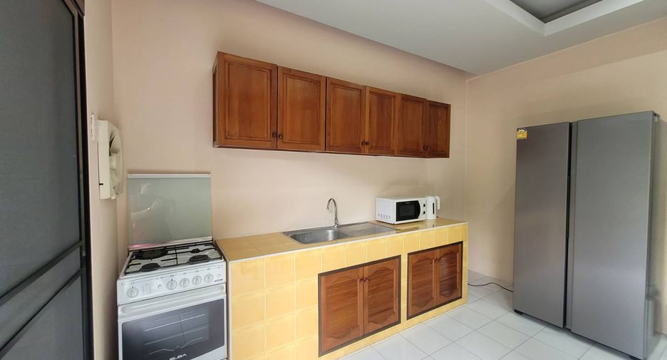 Reihenhaus zur Miete mit 3 Zimmer in Watthana, Bangkok