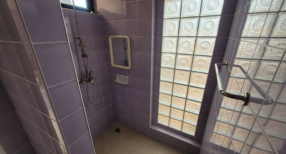 Reihenhaus zur Miete mit 3 Zimmer in Watthana, Bangkok