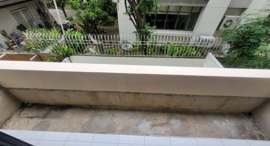 Reihenhaus zur Miete mit 3 Zimmer in Watthana, Bangkok