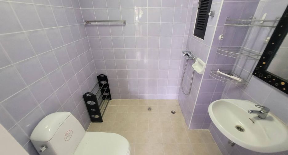 Reihenhaus zur Miete mit 3 Zimmer in Watthana, Bangkok