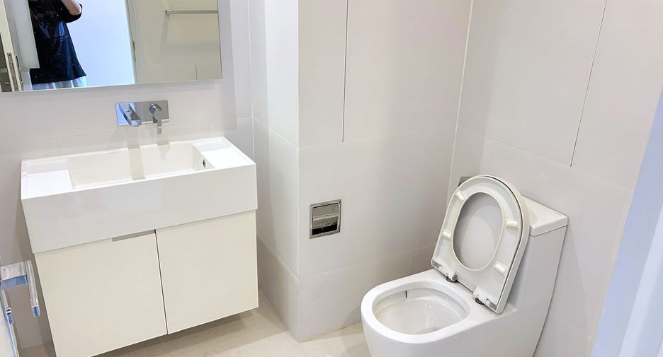 For rent 2 bedrooms condo in Sathon, Bangkok