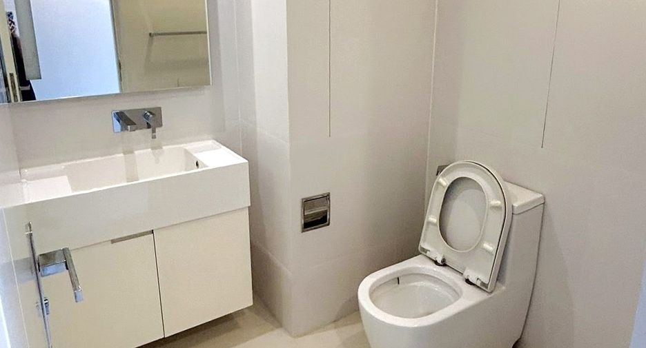 For rent 2 bedrooms condo in Sathon, Bangkok