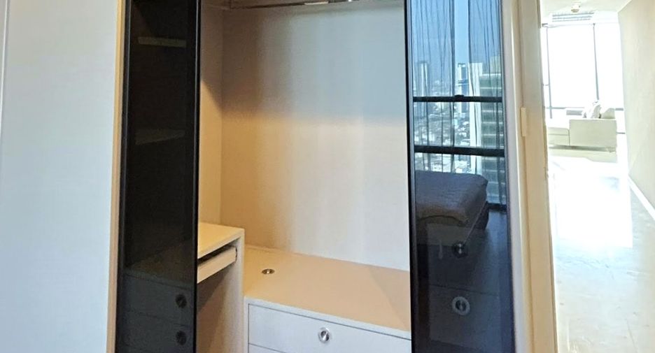 For rent 2 bedrooms condo in Sathon, Bangkok
