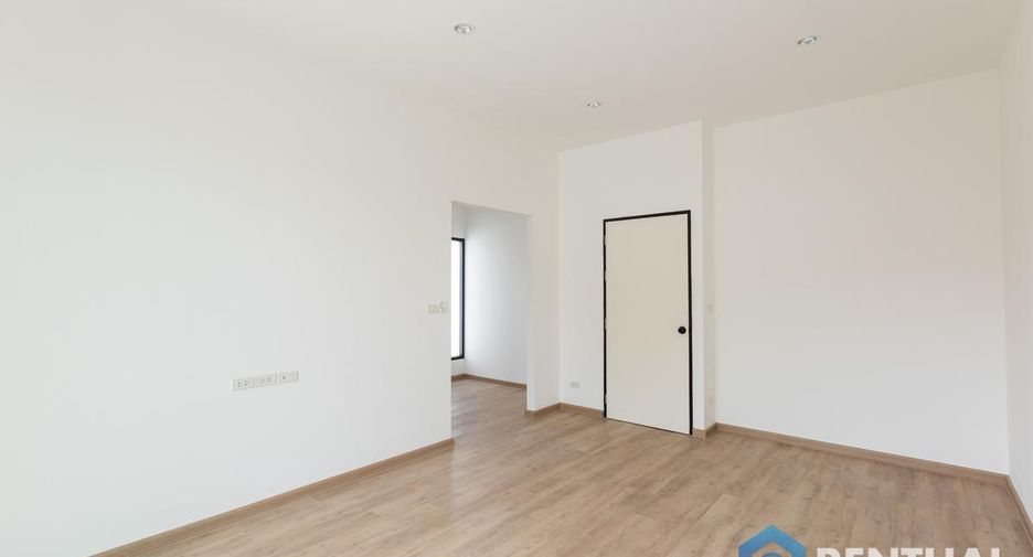For sale 3 bedrooms townhouse in Bang Lamung, Chonburi