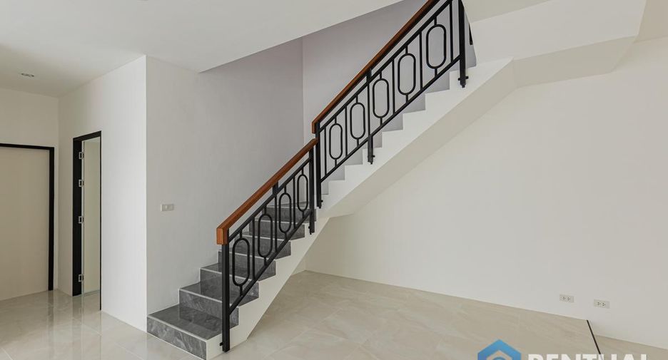For sale 3 bedrooms townhouse in Bang Lamung, Chonburi