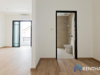 For sale 3 bedrooms townhouse in Bang Lamung, Chonburi